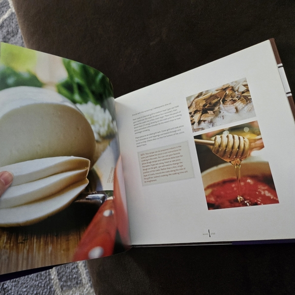 2 Louisiana books : cook book and LSU - Picture 4 of 6